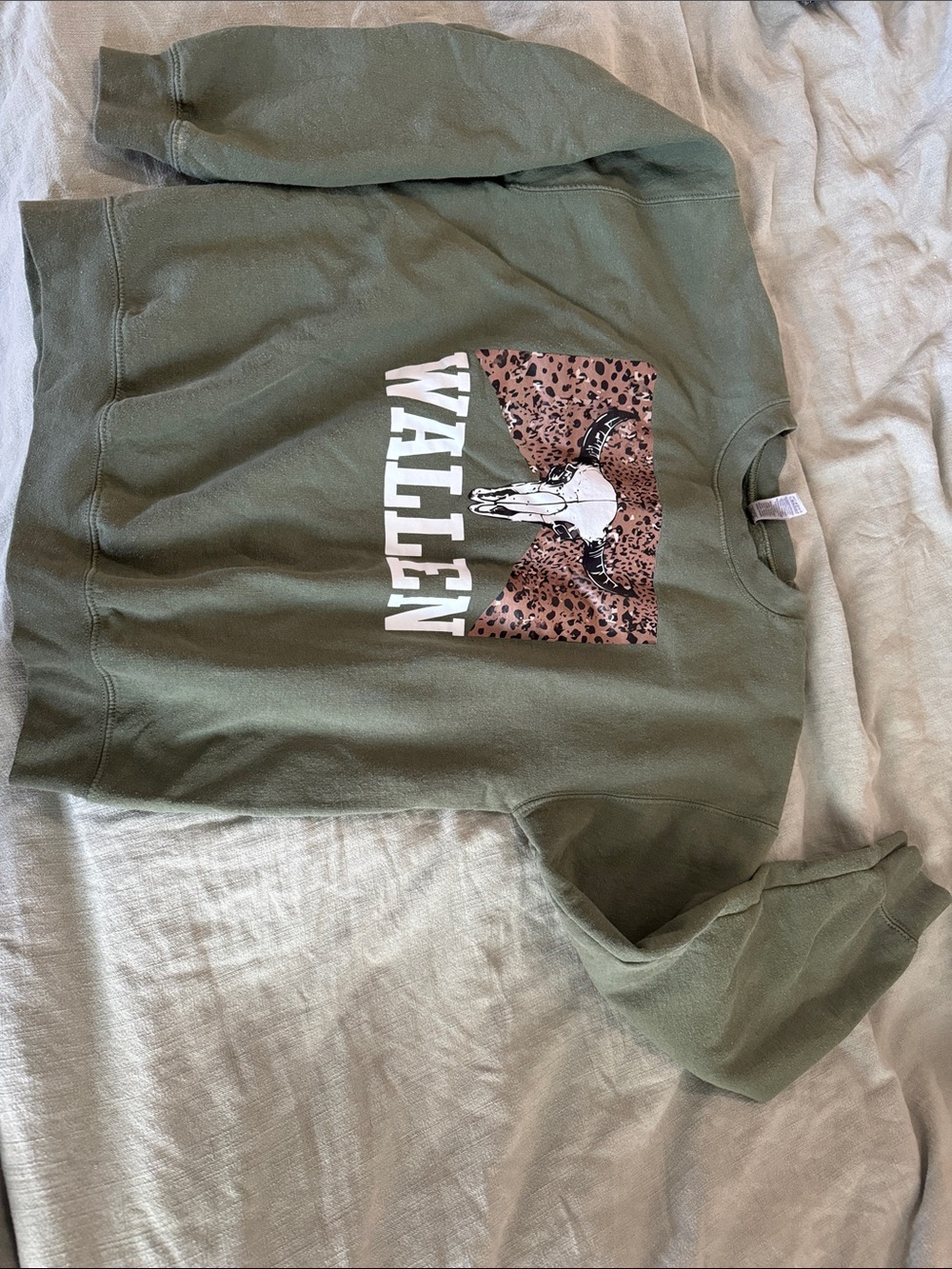Gildan Olive Green Graphic Sweatshirt with Leopard Print & Skull
